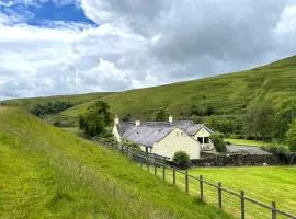Pass the Keys Beautiful Scottish Cottage in Outstanding Location