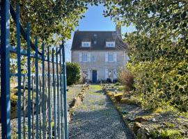 The Sans Souci Estate - The Chateau House, vakantiewoning in Charlanges
