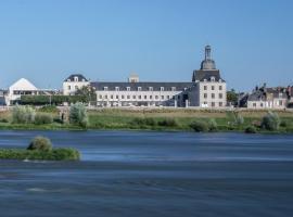 Fleur de Loire, pet-friendly hotel in Blois