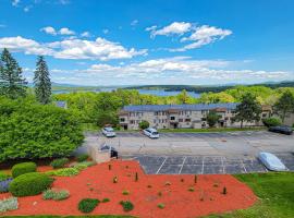 Village of Winnipesaukee, apartment in Laconia