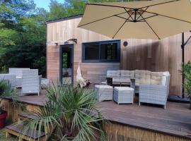 Tiny house chez Caroline，Gaillan-en-Médoc的獨立小屋