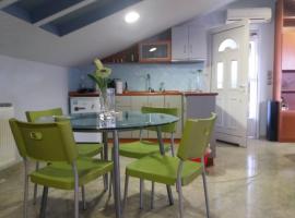 Attic family apartment, hotel v destinaci Paralia Dionysiou