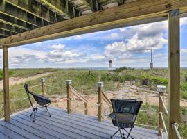 Charming Oceanfront Home on Salisbury Beach, hotel con estacionamiento en Salisbury