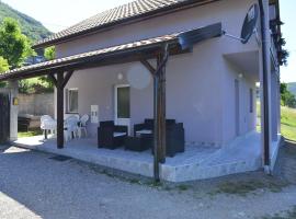 Kuca za odmor Dragina, alojamento na praia em Perućac