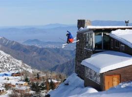 Cordillera Hostel, hotel a Farellones