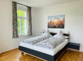 "Glück auf" Lichtdurchflutete schicke Ferienwohnung in Zwickau, holiday rental in Zwickau