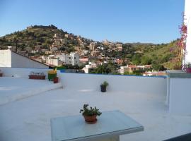 Villa Kotetsi - Rooms To Let - Volissos - Chios, hotel with parking in Volissos