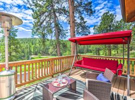 Grand Conifer Retreat with Large Furnished Deck, hotel v destinaci Conifer