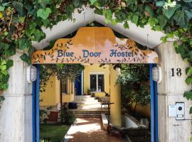 Blue Door Hostel, farfuglaheimili í Tírana