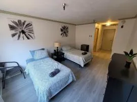 B11 LA Lovely Double Deluxe Unit