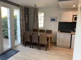 Maison Familiale avec Terrasse, 2 Chambres, Accès Plage et Golf - Animaux Bienvenus - FR-1-482-57