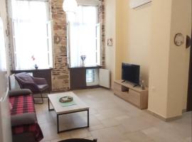 An authentic family house in Ermoupolis, hotell i Ermoupoli