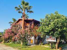 Sunset Boutique Hotel & Apartments, guest house in Cıralı