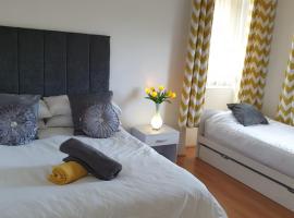 Troon Beach Town Golf Apartment Troon Ayrshire, מלון בטרון