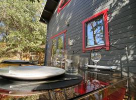 Domaine Vallon des Ocres, cabin in Bonnieux