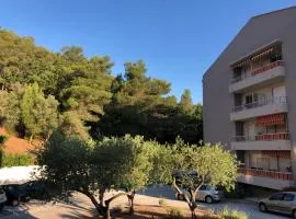 Grand studio à Hyères entre mer et ville