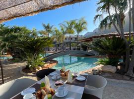 Résidence de Vacances Marina d'Arone, hotel cerca de Playa de Arona, Piana