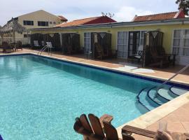 Aruba Cunucu Residence, hotelli Palm Beachillä