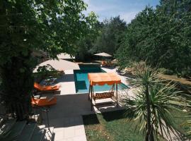 Ekin &ocirc; reV G&icirc;te Fontessante