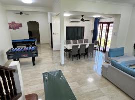 PH Homestay Bungalow House at PJ Fully Equipped, cabaña o casa de campo en Petaling Jaya