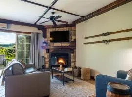 Le Boisé (Les Manoirs) Mont-Tremblant、モントランブランのビーチ周辺のバケーションレンタル