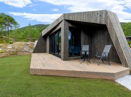 Sogndal Fjordpanorama - Studio Cabins With View, хотел близо до Kaupanger Stave Church, Сондал