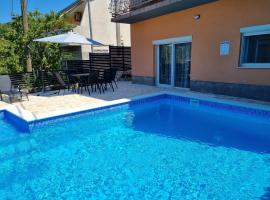 Apartment Gajo with swimming pool near Split, hotel s parkovaním v destinácii Srinjine