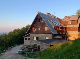 Schronisko PTTK na Jaworzynie Krynickiej, hotel v destinaci Krynica-Zdrój