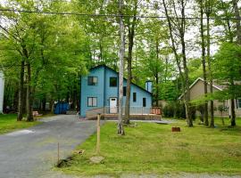 ADA-accessible, newly remodeled 3-BR/2-Bath Home, chalet in Tobyhanna