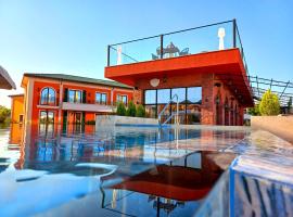 Luxury Villas in Therma Village - Mineral Pool & SPA, hotel s jacuzzi v destinaci Kranevo