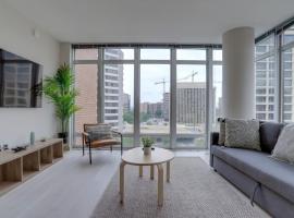 Wonderful 2BR Apartment at Crystal City, acomoda&ccedil;&atilde;o em condom&iacute;nio em Arlington
