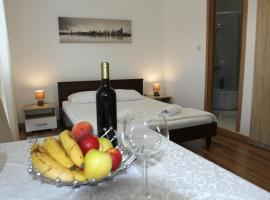 Apartments Muhar: Sveti Stefan şehrinde bir otel