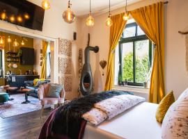 Boutique Apartments Benz I-III, hotel dicht bij: Metrostation Thielenbruch, Bergisch Gladbach