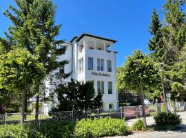 Pension Villa Frohsinn Sellin auf Rügen เกสต์เฮาส์ในออสตีบาดเซลิน