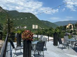 Borjomi Central, hotel in Borjomi