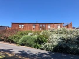 Bumblebee Lodge, beach hotel in Tintagel