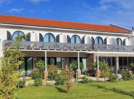 Boutique 23, hotel di Douăzeci şi Trei August