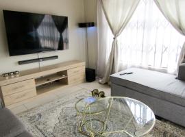 Khaya Guesthouse, hotel v destinaci Soshanguve