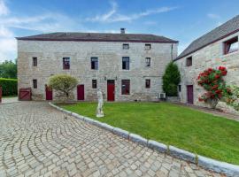 Holiday home in Melreux-Hotton with sauna, hotel di Melreux