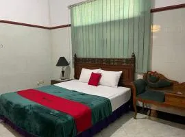 RedDoorz Syariah @ Karang Pilang