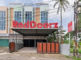 RedDoorz near Palembang Trade Center 4