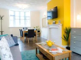 Newport house sleeps 5 near Junction 27 on M4