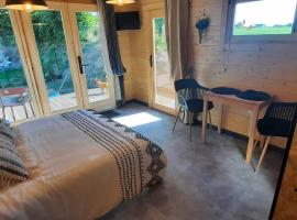 Chalet Studio 5kms Etretat, hotel a Villainville