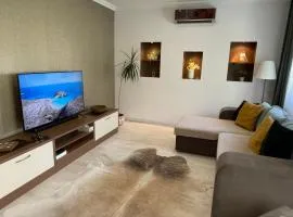 SIMPLY LOVELY Modern Apartment with BALCONY!