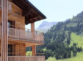 Boutique Chalet Almrausch, cabin in Lech am Arlberg