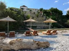 River Escape Villa - Private Beach, Scenic View & BBQ