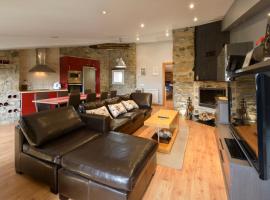 ALOJAMIENTO DUQUE DE JACA, hotel in Jaca