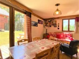 Chalet Mitoyen 3 Pièces avec Local Ski et Parking Gratuit - FR-1-504-3