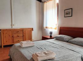 Rocce Bianche Rental Rooms, hotel near Grotte di Frasassi, Genga