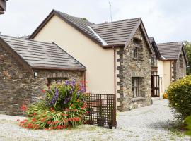 Lovely Sea View Apartment in Rineen - 4 guests, hotel en Skibbereen